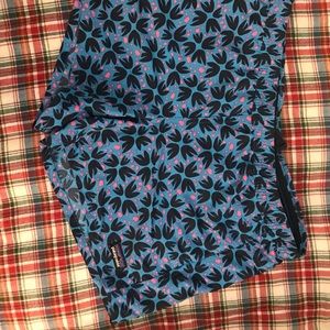 Patagonia Baggies 4” girls’ xxl or womens m